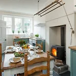 Manor Cottage